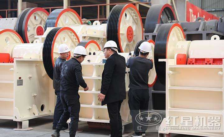 客戶到場(chǎng)參觀，專業(yè)技術(shù)人員全程講解