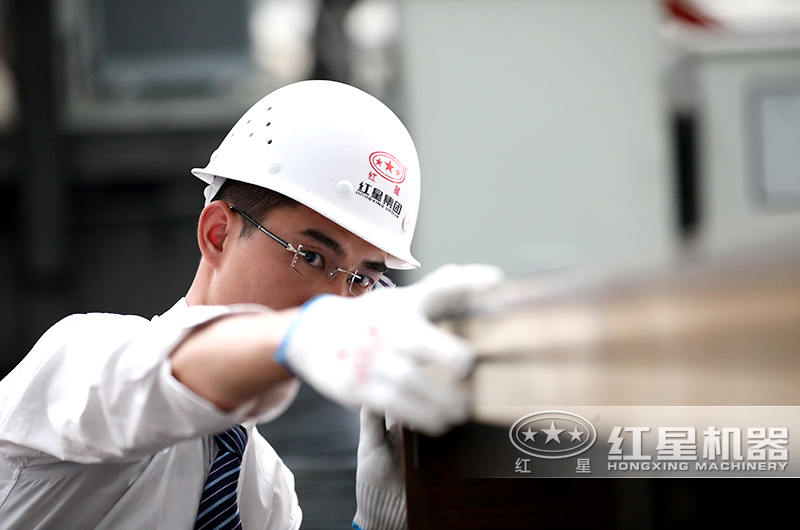 匠于心，精于品，紅星每一臺設(shè)備都精準(zhǔn)生產(chǎn)
