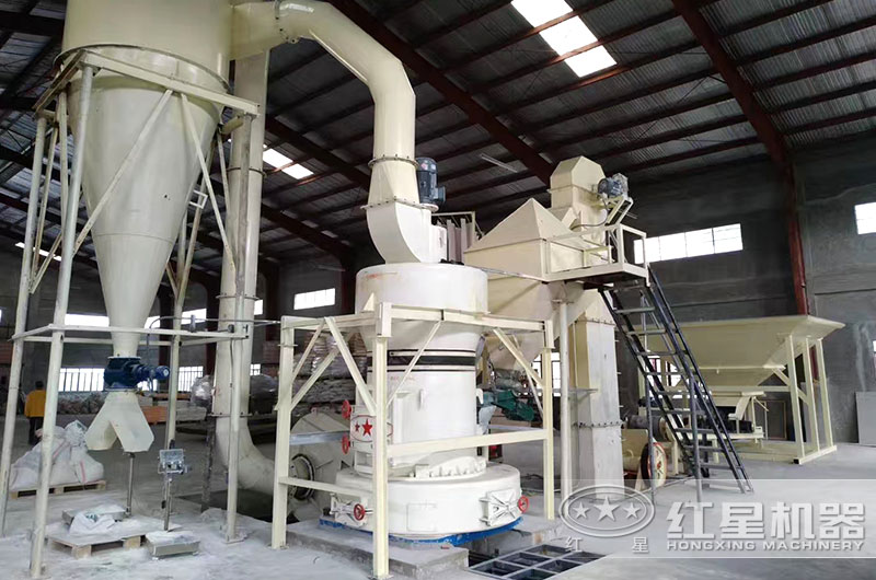 石粉磨粉機作業(yè)現場圖