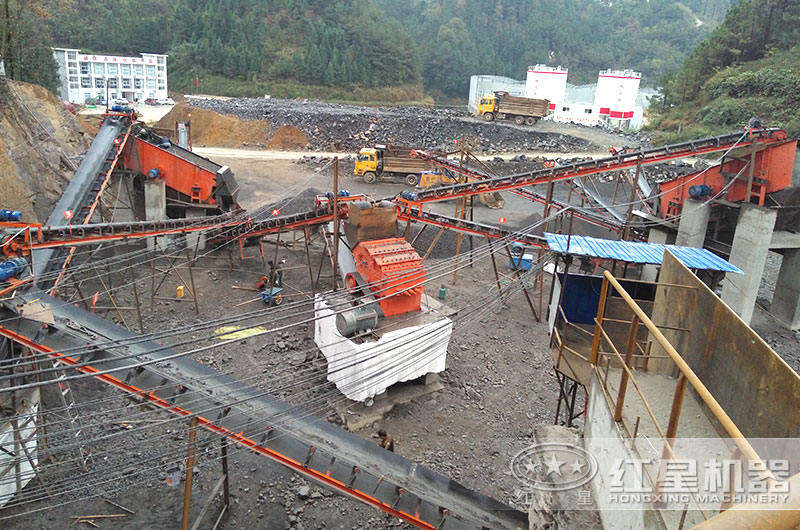 細(xì)碎機工作現(xiàn)場圖片