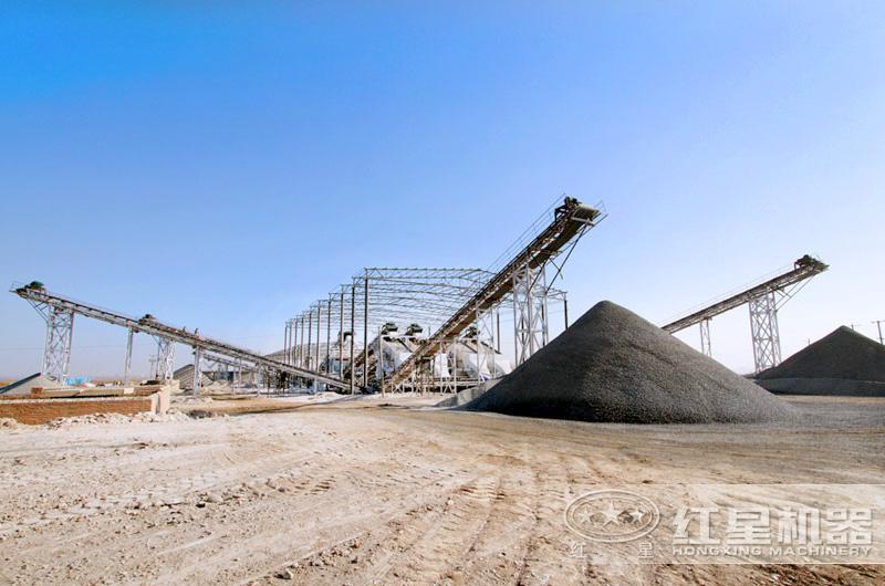 大型砂石破碎加工生產(chǎn)線現(xiàn)場