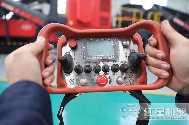 移動(dòng)破碎機(jī)機(jī)遙控